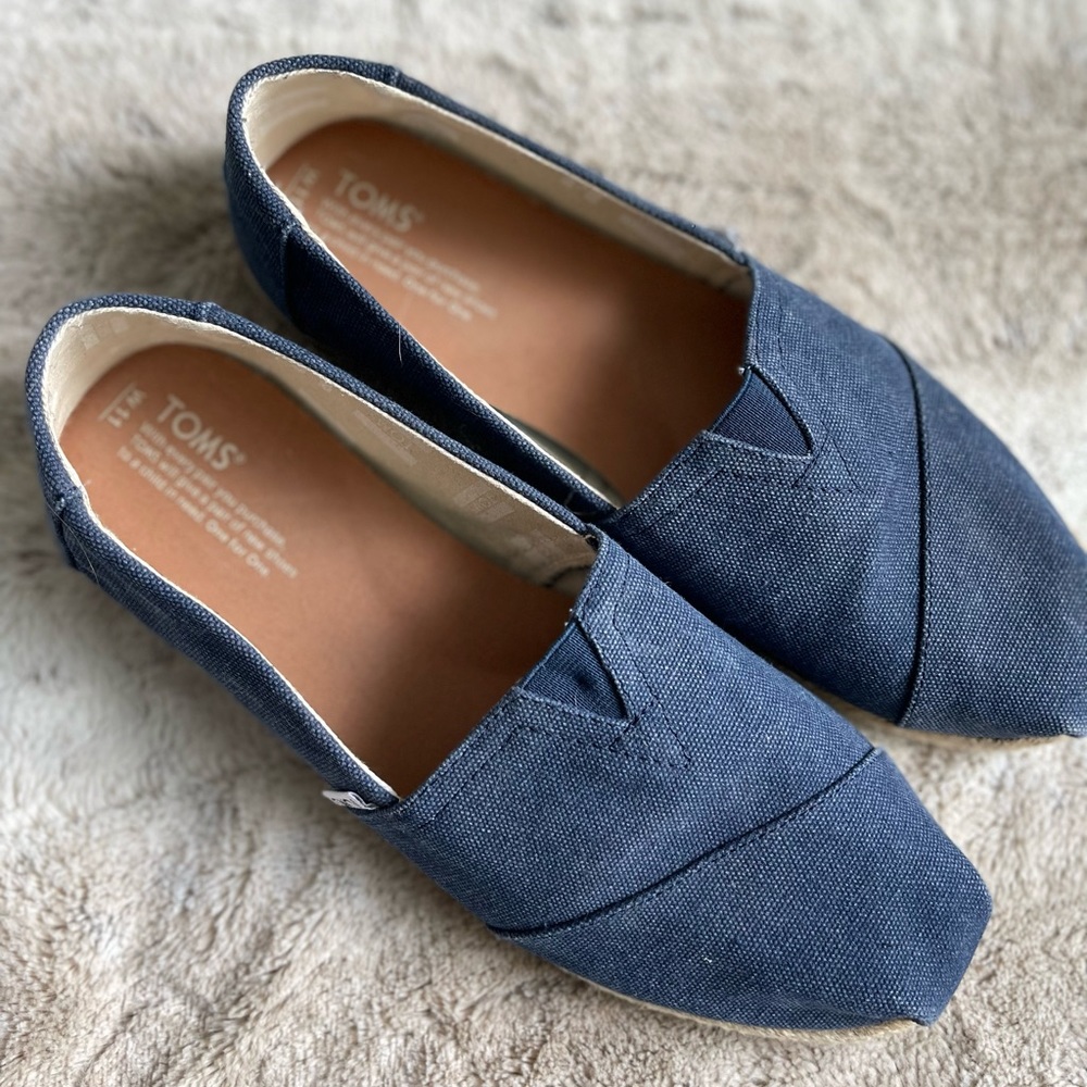 Tom’s - Like New - Woven base - Womens size 11